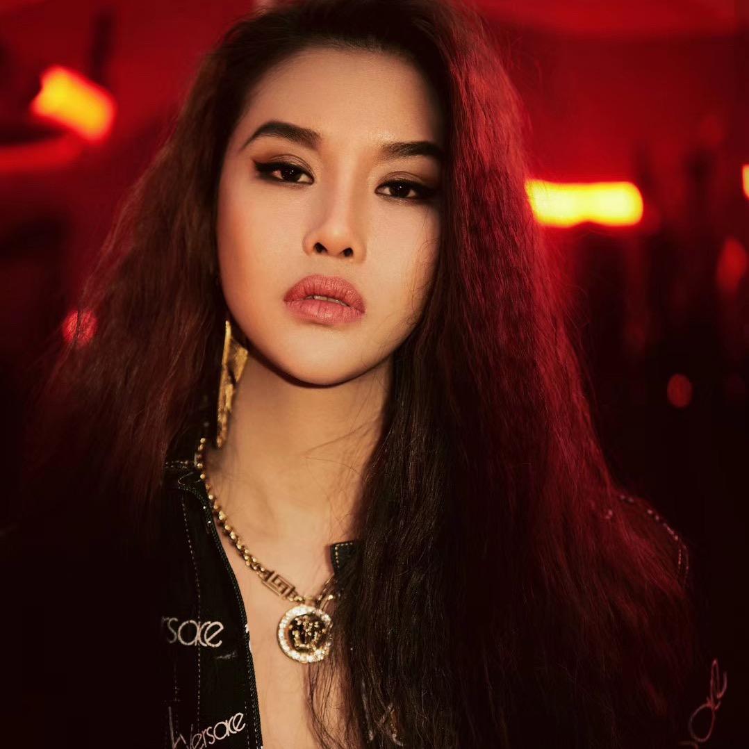 ay杨佬叁创作的原声